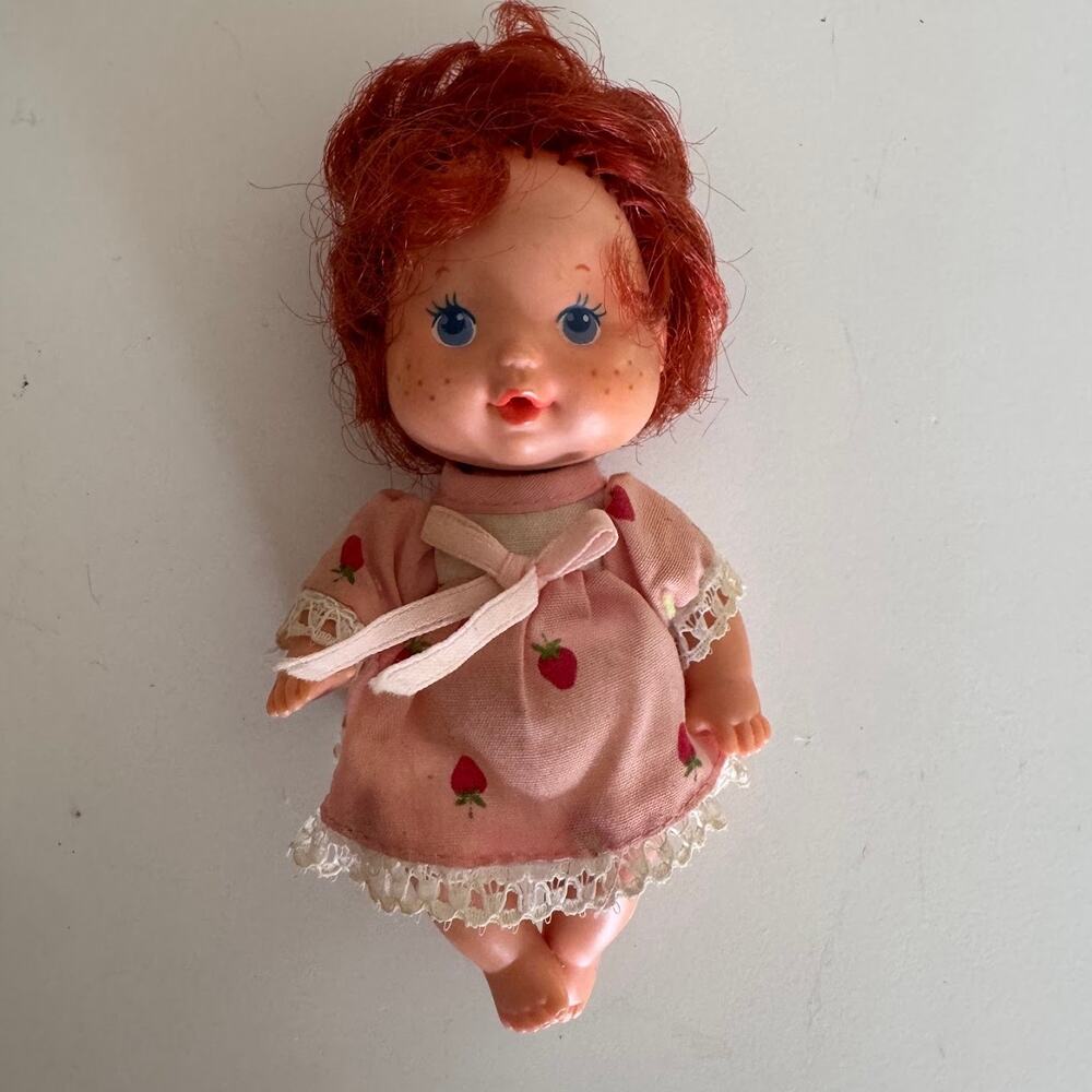 Strawberry Shortcake Berry Baby Doll Vintage 1984 Kenner 80s Toy Mini